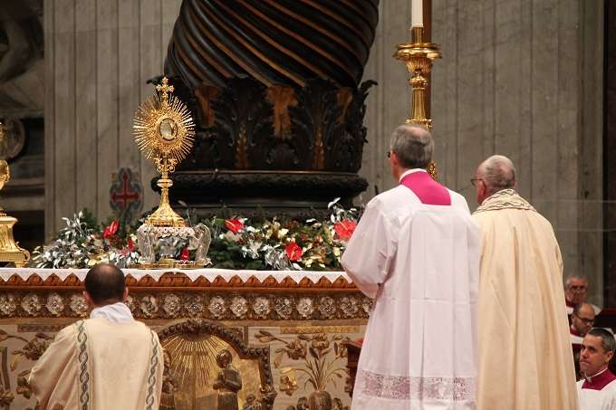 Closing 2016, Pope says selfishness should be thing of the past