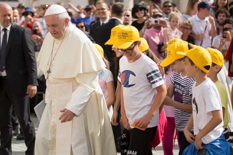 Pope says ‘mediocrity’ is the biggest threat young people face