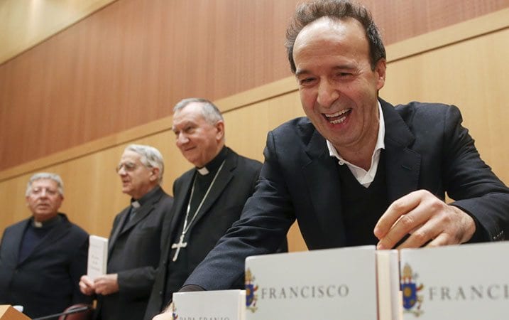 Actor Roberto Benigni steals the show at pope’s book launch