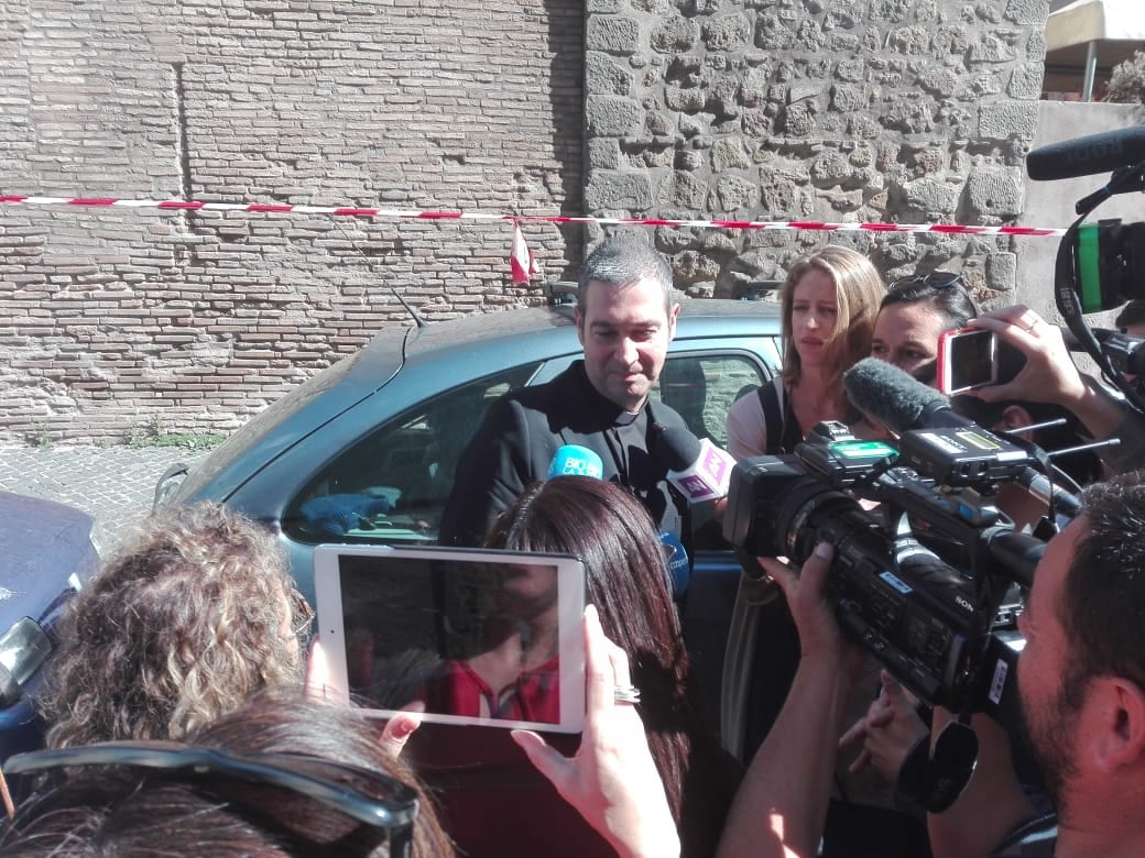 Vatican investigator says pope, Chile bishops making history