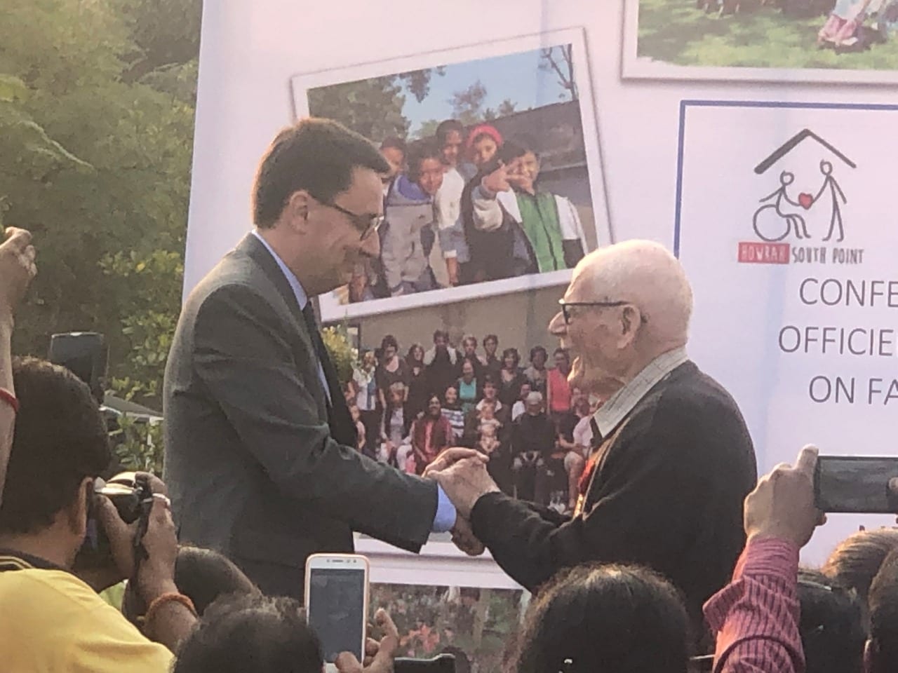 French priest serving in India’s slums becomes Officer of Legion d’Honneur