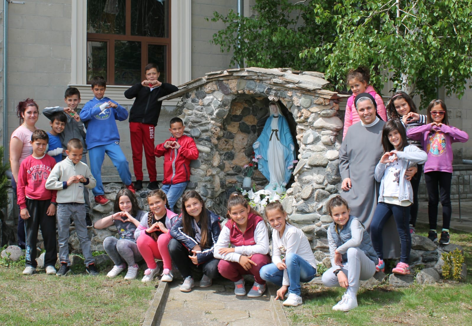 Bulgarians thrilled to finally welcome a pontiff without baggage