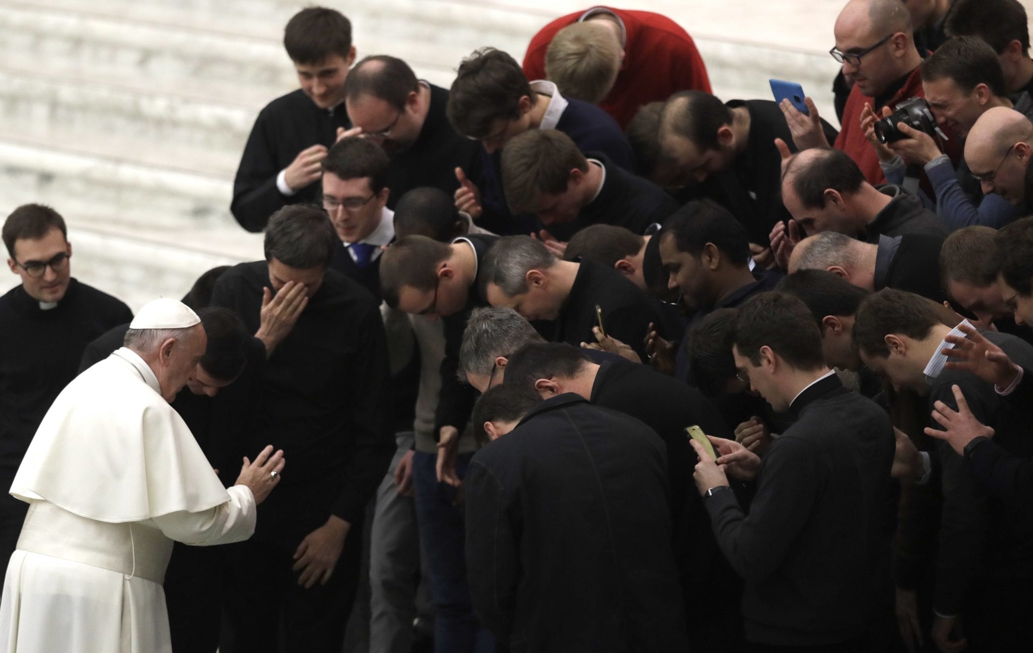 Pope urges that the best priests be sent to the peripheries