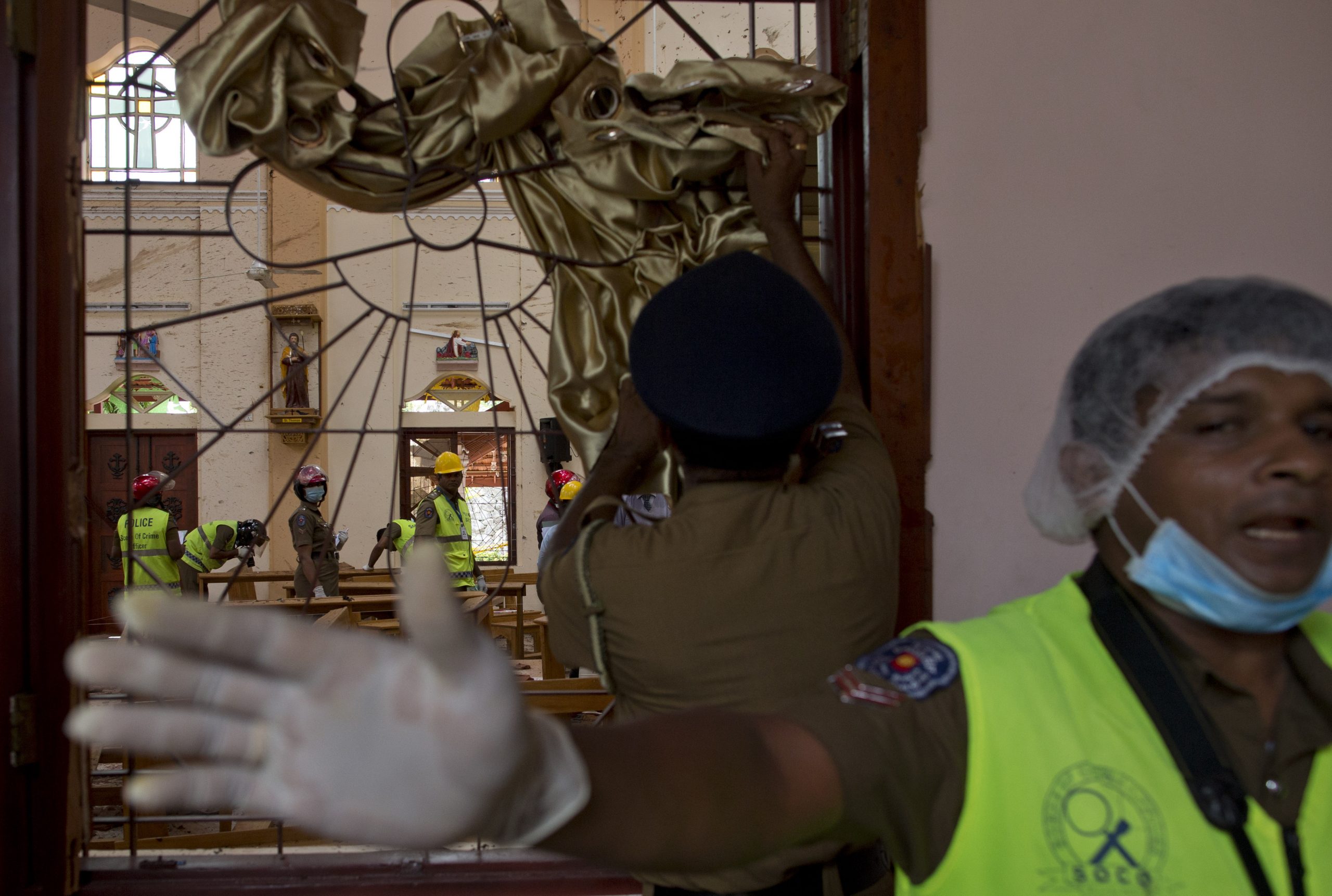 Sri Lanka arrests 40 suspects after Easter bombings, toll up to 310