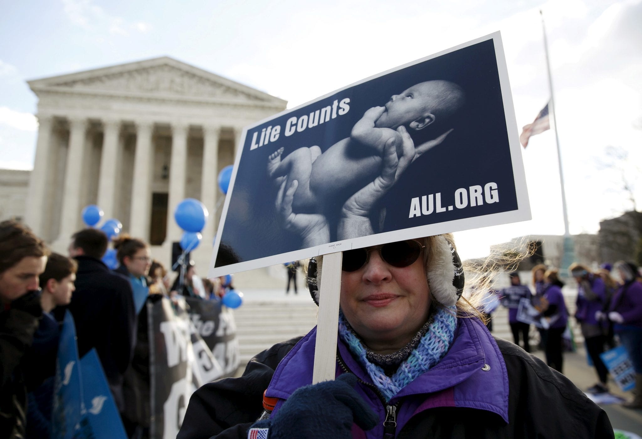 U.S. bishops’ pro-life chairman asks Catholics to serve mothers in need