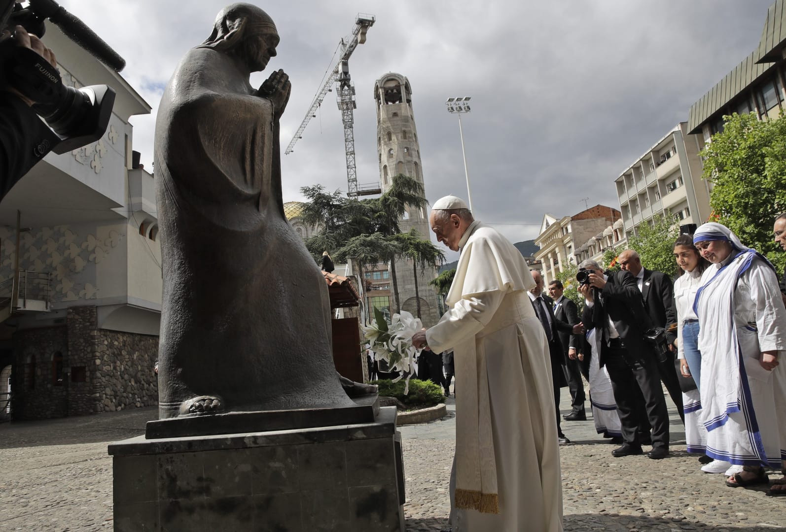 Pope urges Macedonian youth, priests to follow Mother Teresa’s example