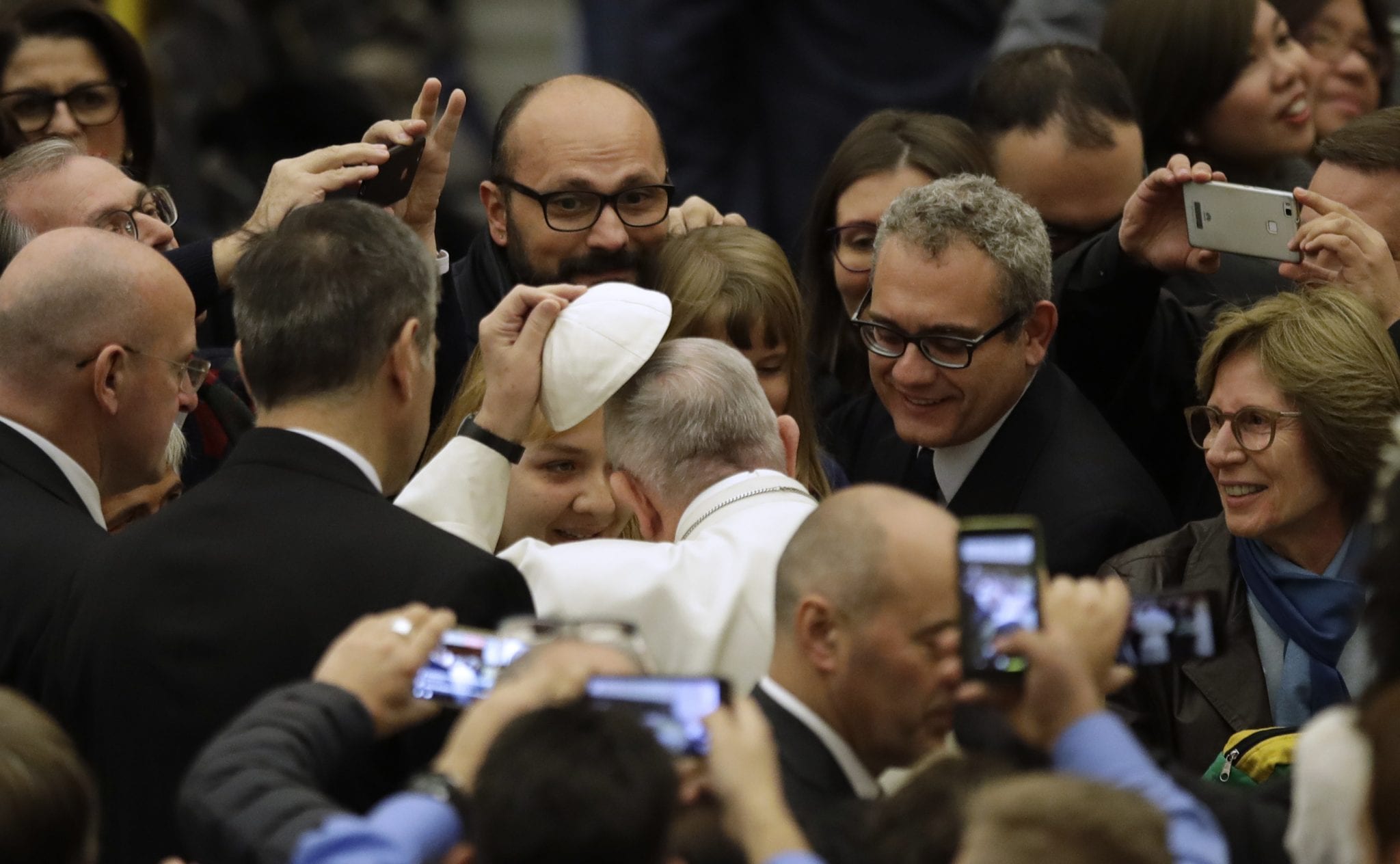 In circus-like atmosphere, Pope delivers an ode to hope