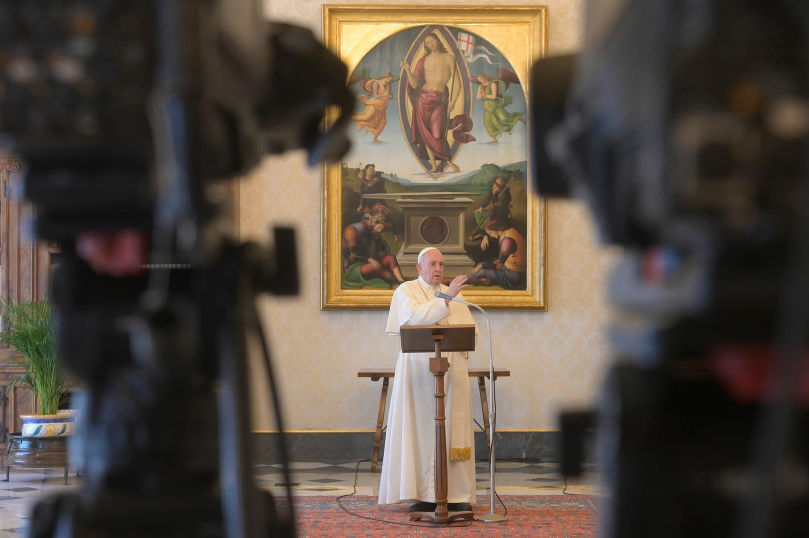 Trust Jesus; know heaven is your destiny, pope says