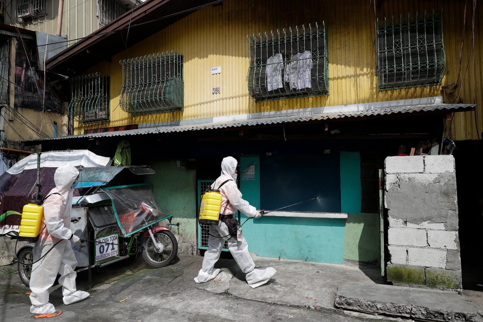 Philippine president eases lockdown in capital; churches allowed to open