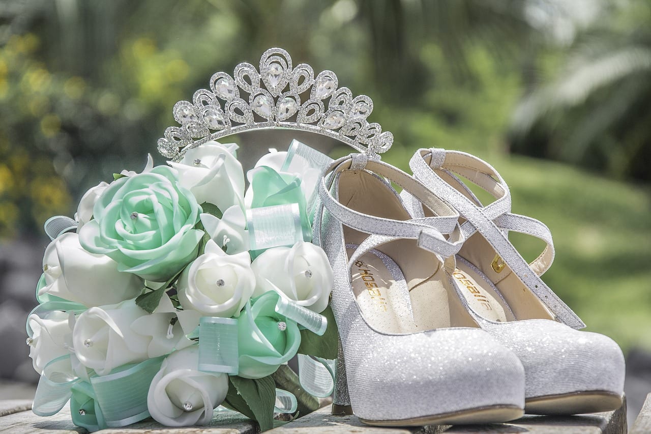 Catholic Quinceañeras flock to Mormon temple in Oakland for photos
