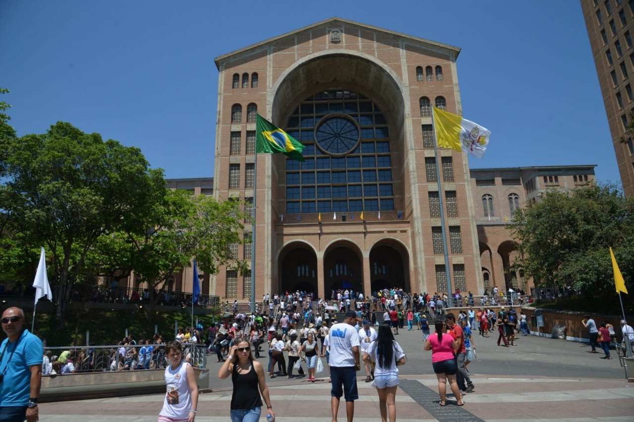 Even after Aparecida shrine reopens, lack of pilgrims devastating Brazilian city