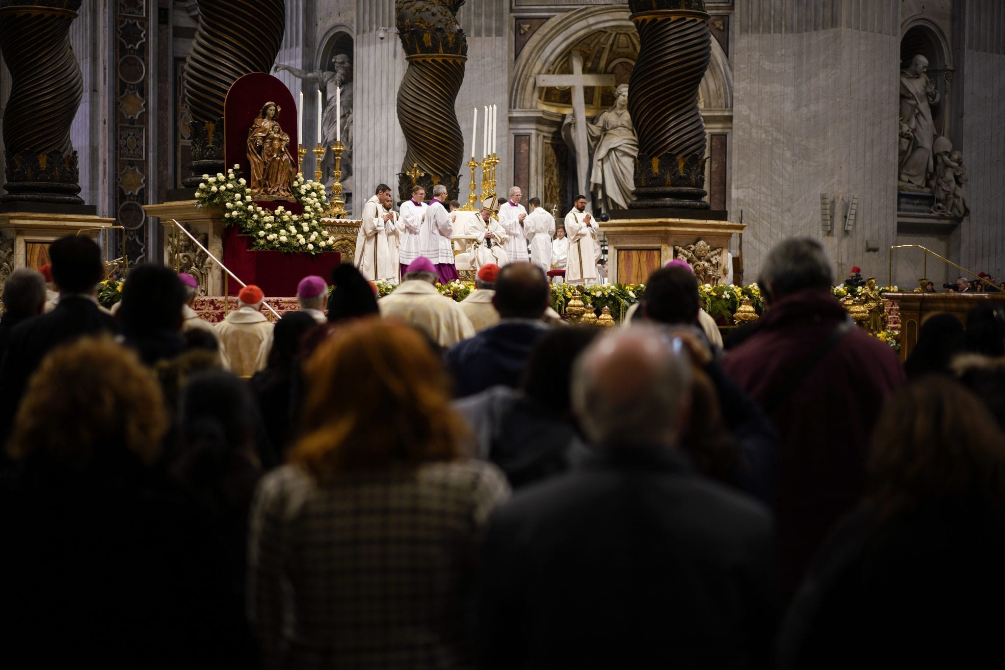 Pope: the din of ‘ever more rich’ drown out cries of poor