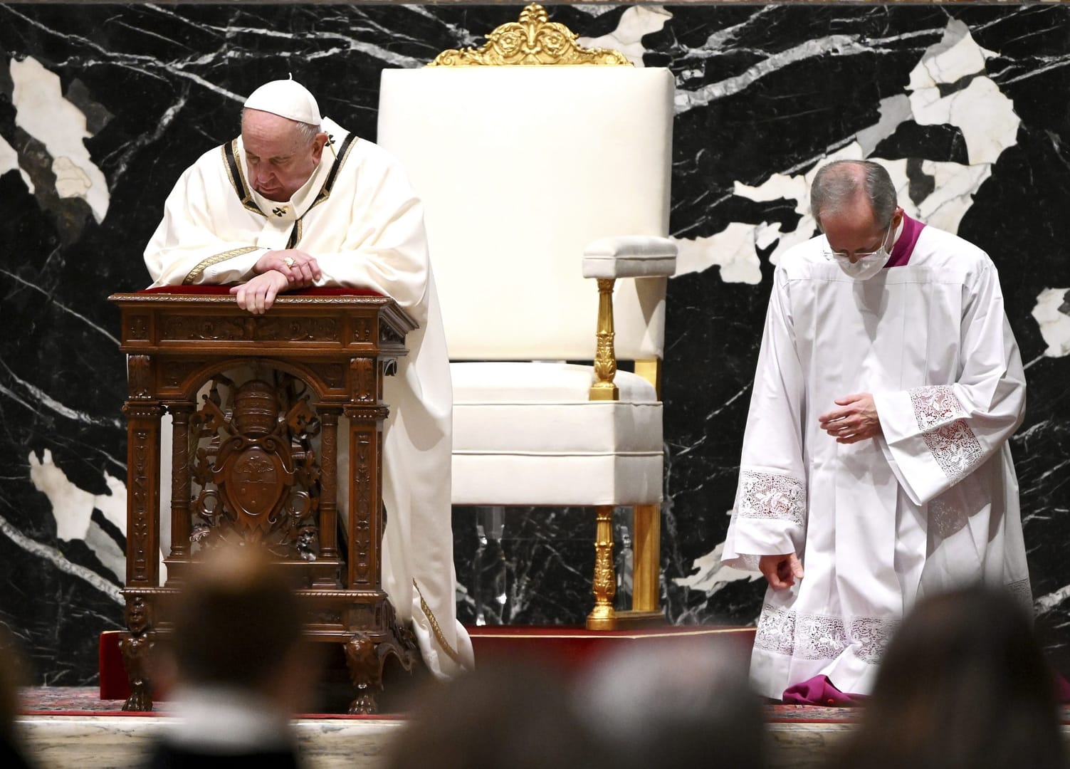 Pope, indirectly, sends New Year’s message of hope amid crisis