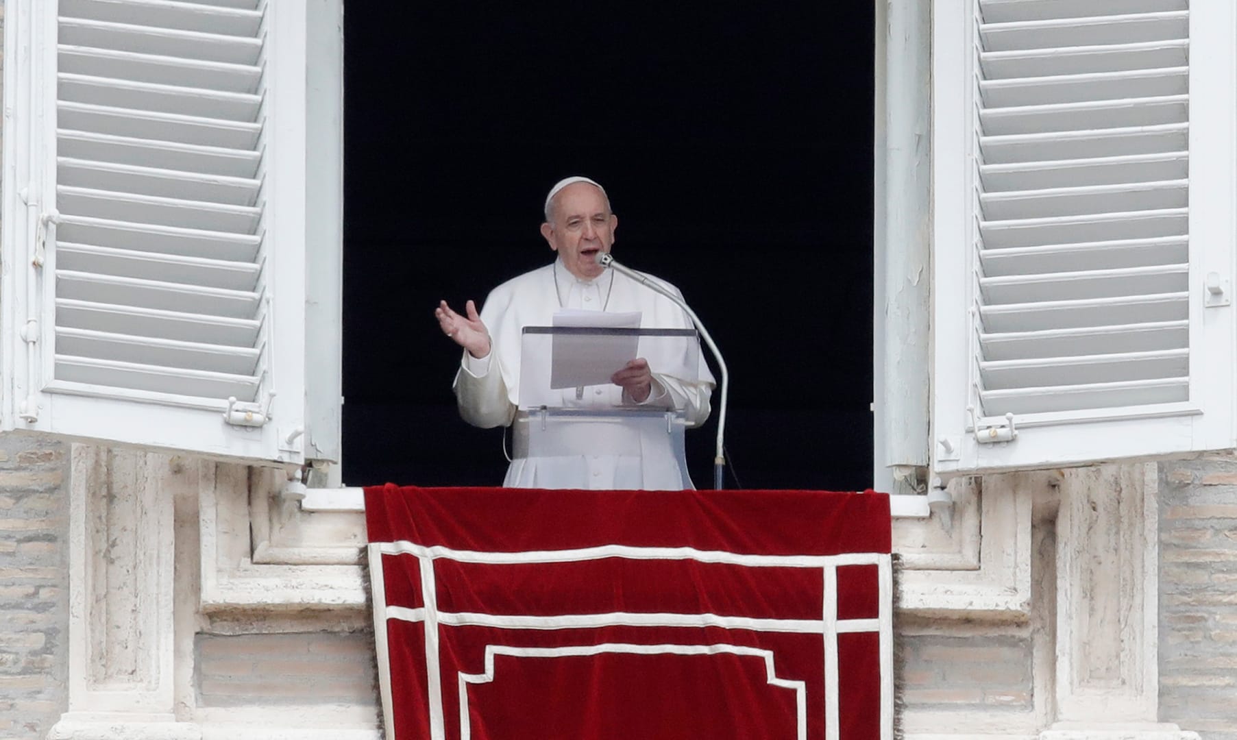 Pope appeals for evacuation of migrants from Libyan centers