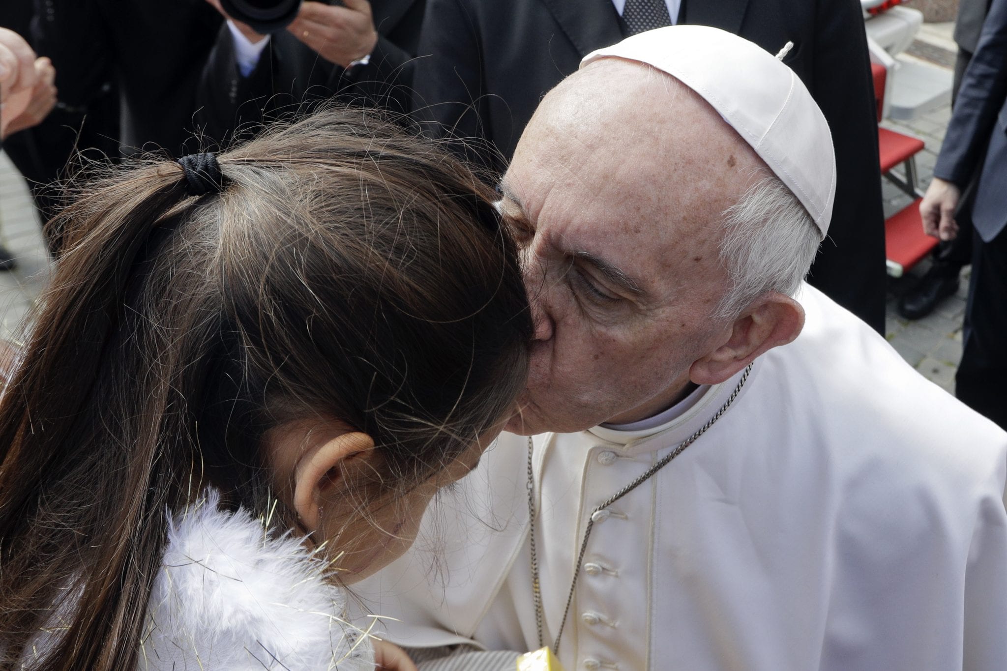 How to love well according to Pope Francis: it starts with God