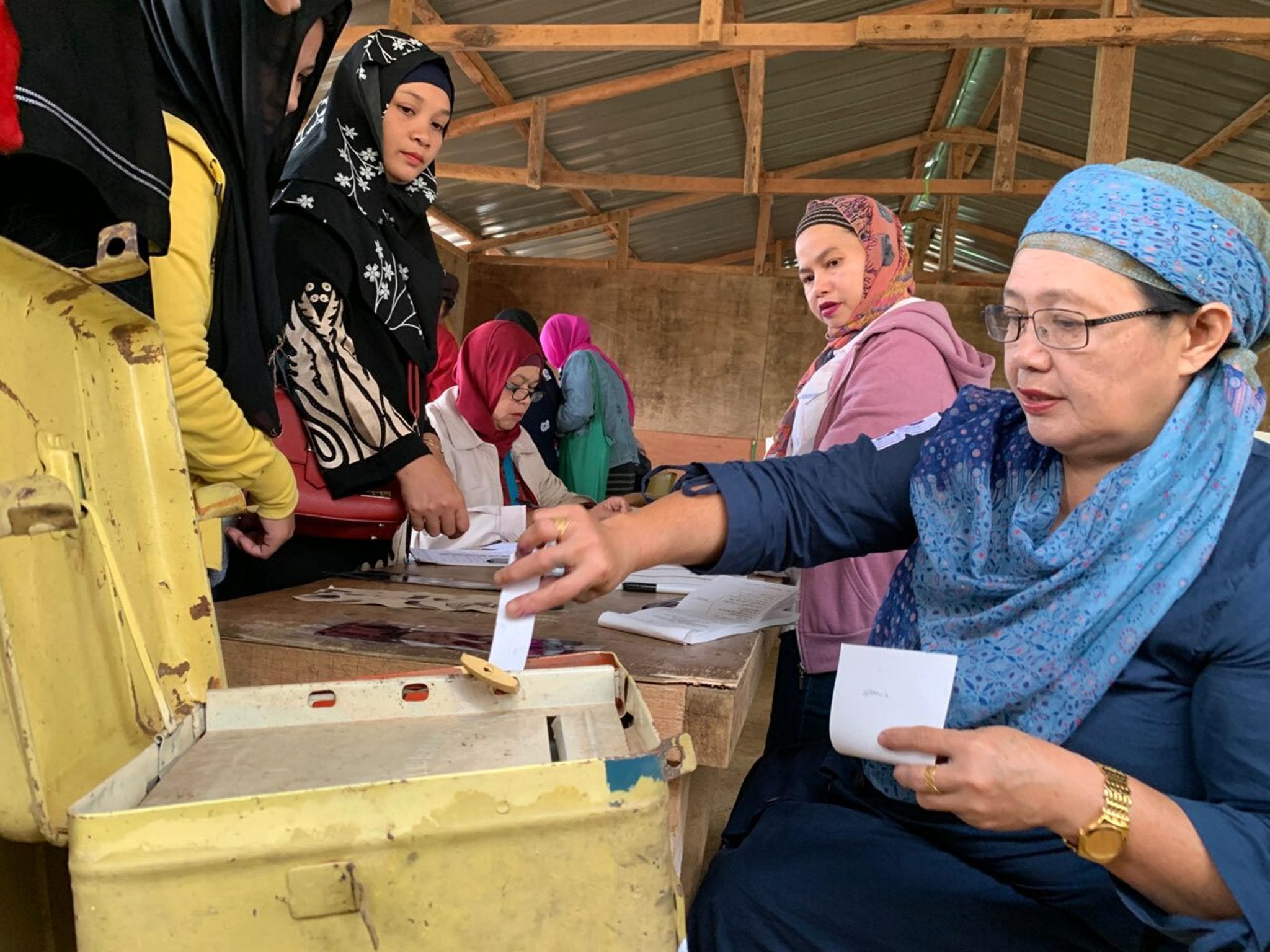 Filipino Muslims vote in referendum on autonomous region