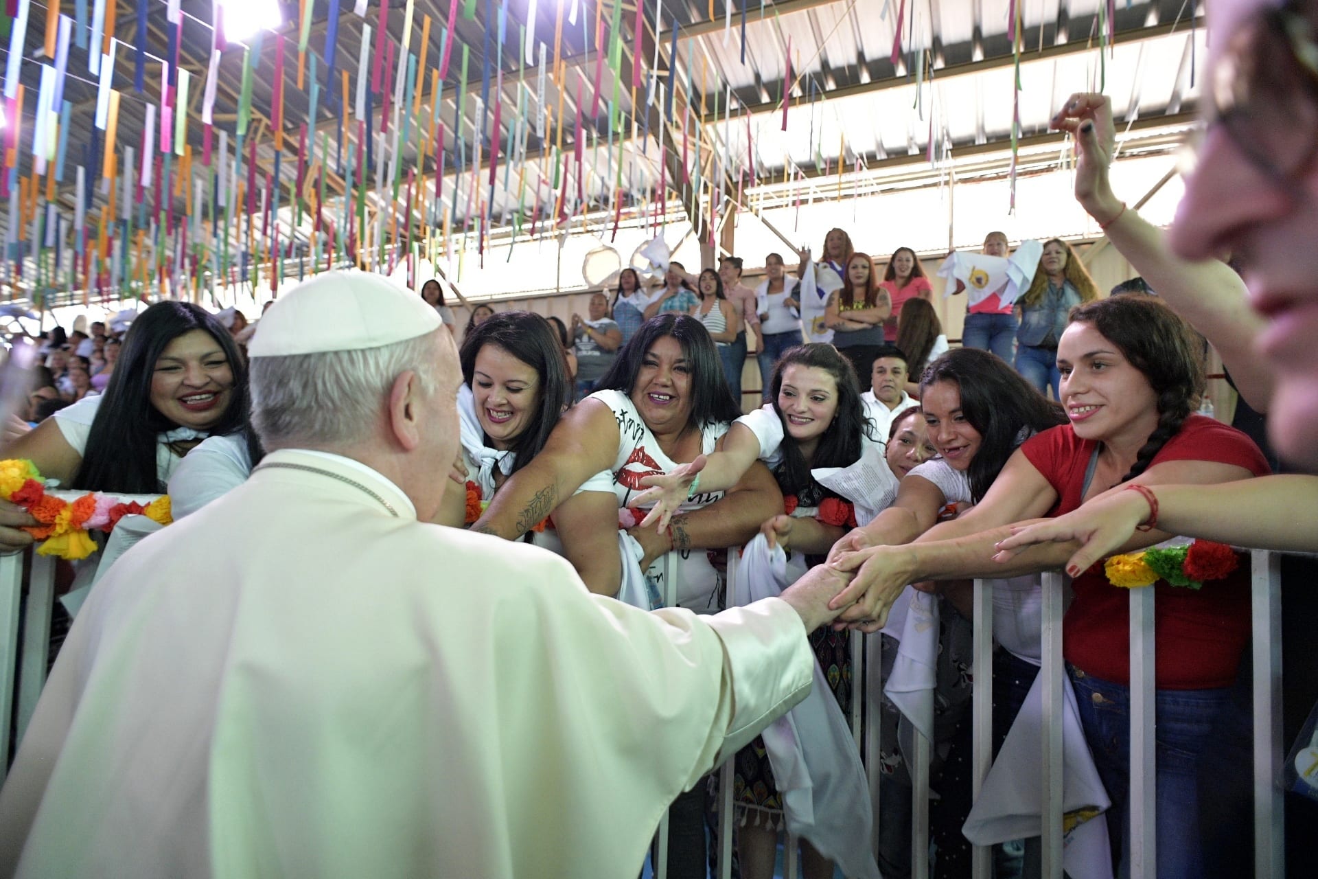 On visit to women’s prison, Pope hears children suffer most