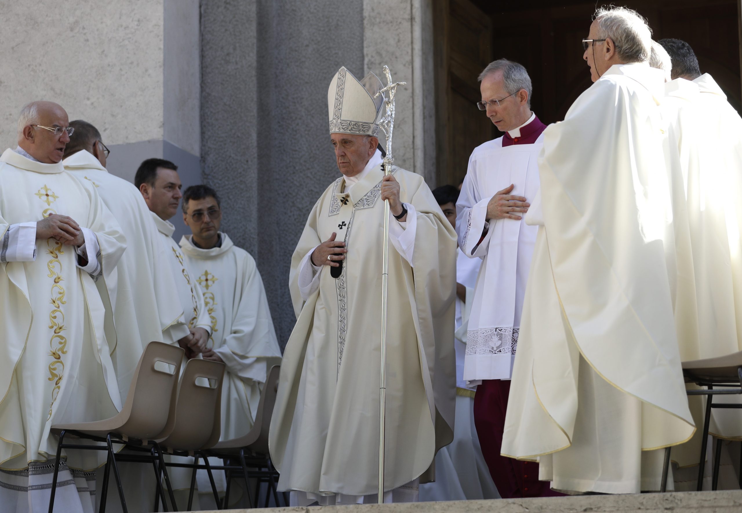 On Corpus Christi, pope says Eucharist is the antidote to selfishness