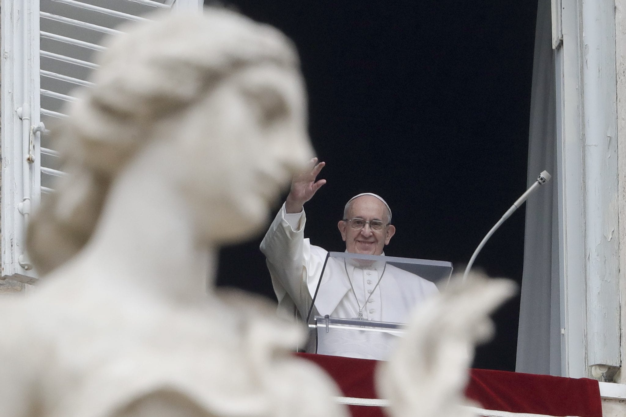 Amid wall debate, pope visits Panama with migration in mind