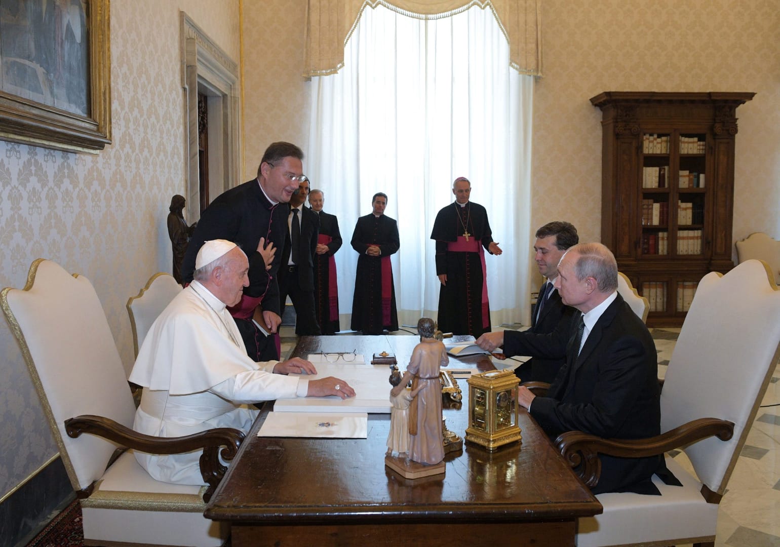 Pope meets Putin; two leaders talk about Ukraine, Syria, Venezuela
