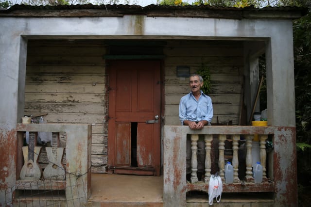 Puerto Ricans see link between poverty, hurricane deaths