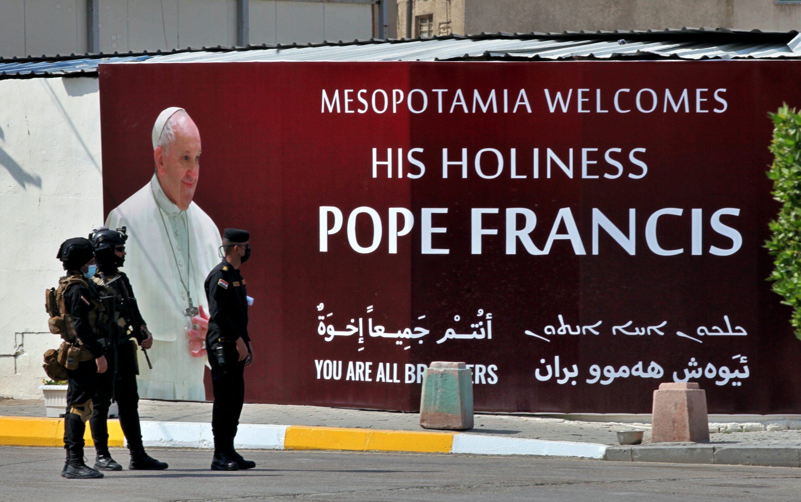 Pope recalls Iraqi martyrs, saying violence incompatible with religion