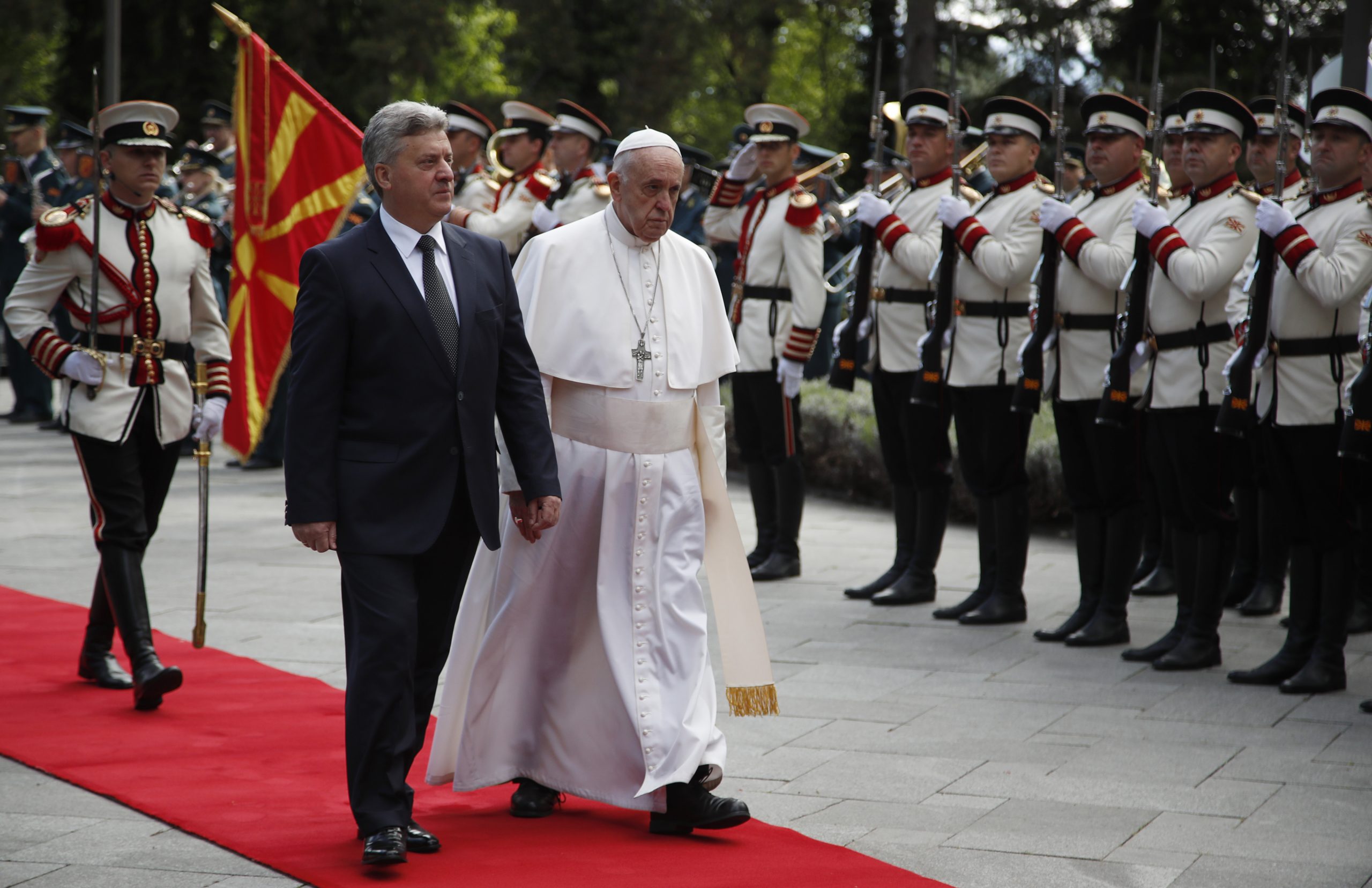 Pope in Macedonia praises care for migrants, refugees
