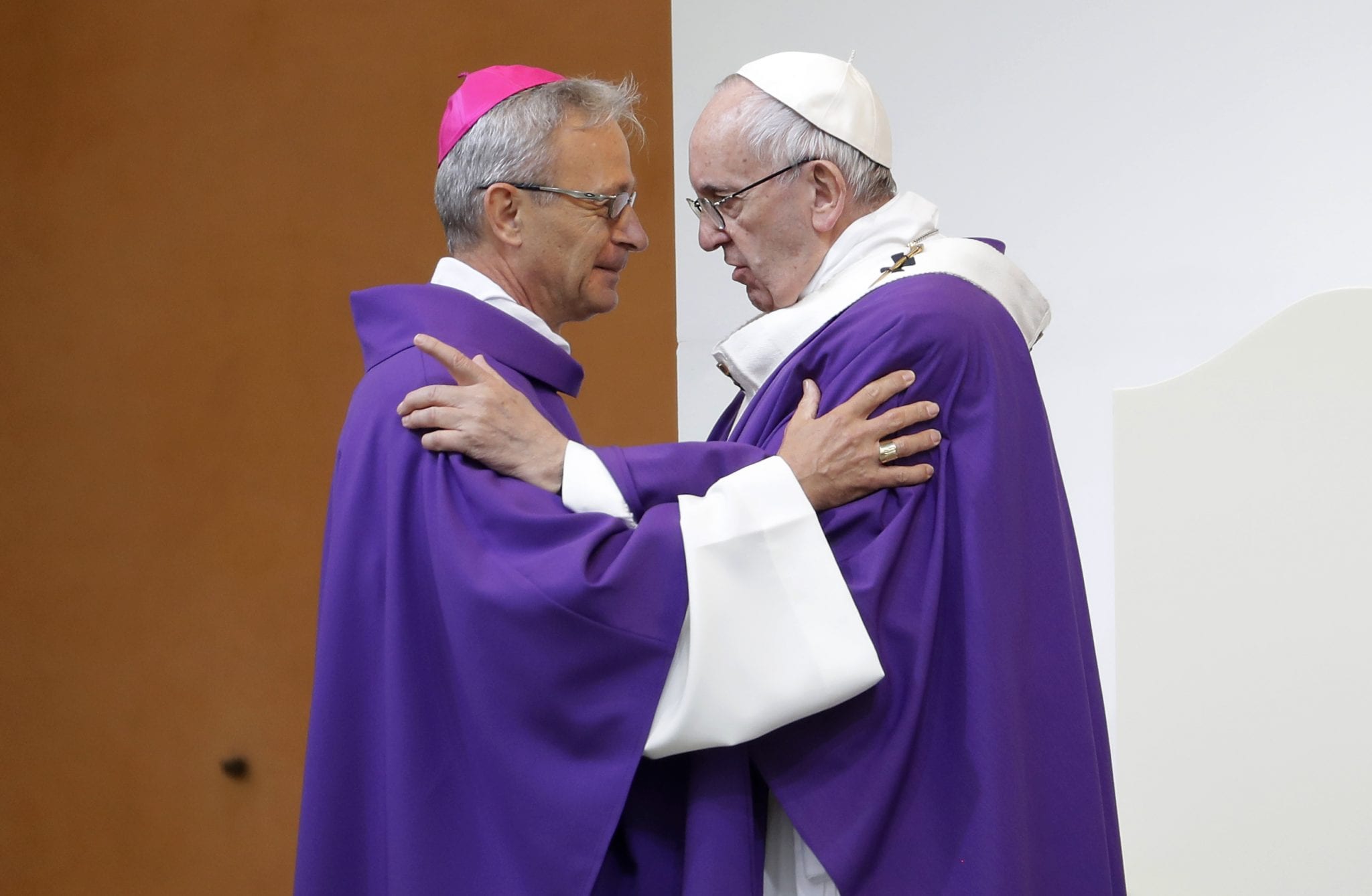 Italian prelate resigns amid flurry of charges, including political muscle