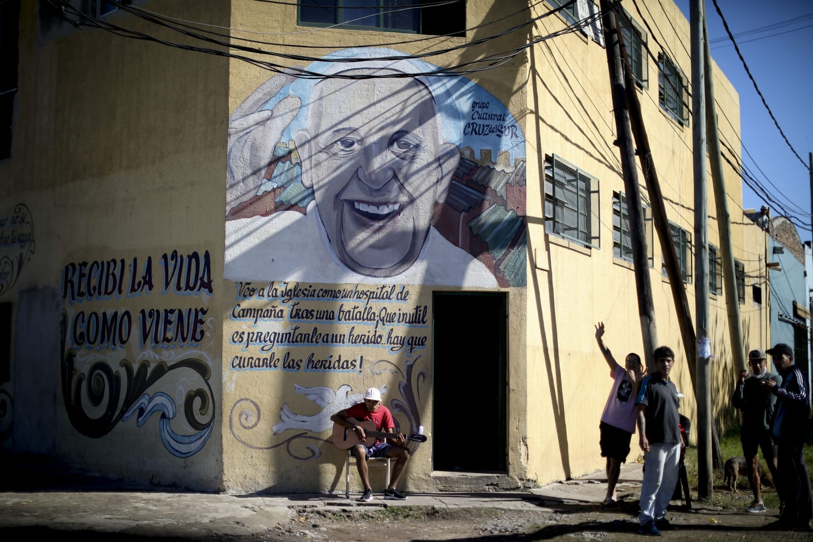 Pope Francis gives his blessing to Jesuit anti-hunger projects in Argentina