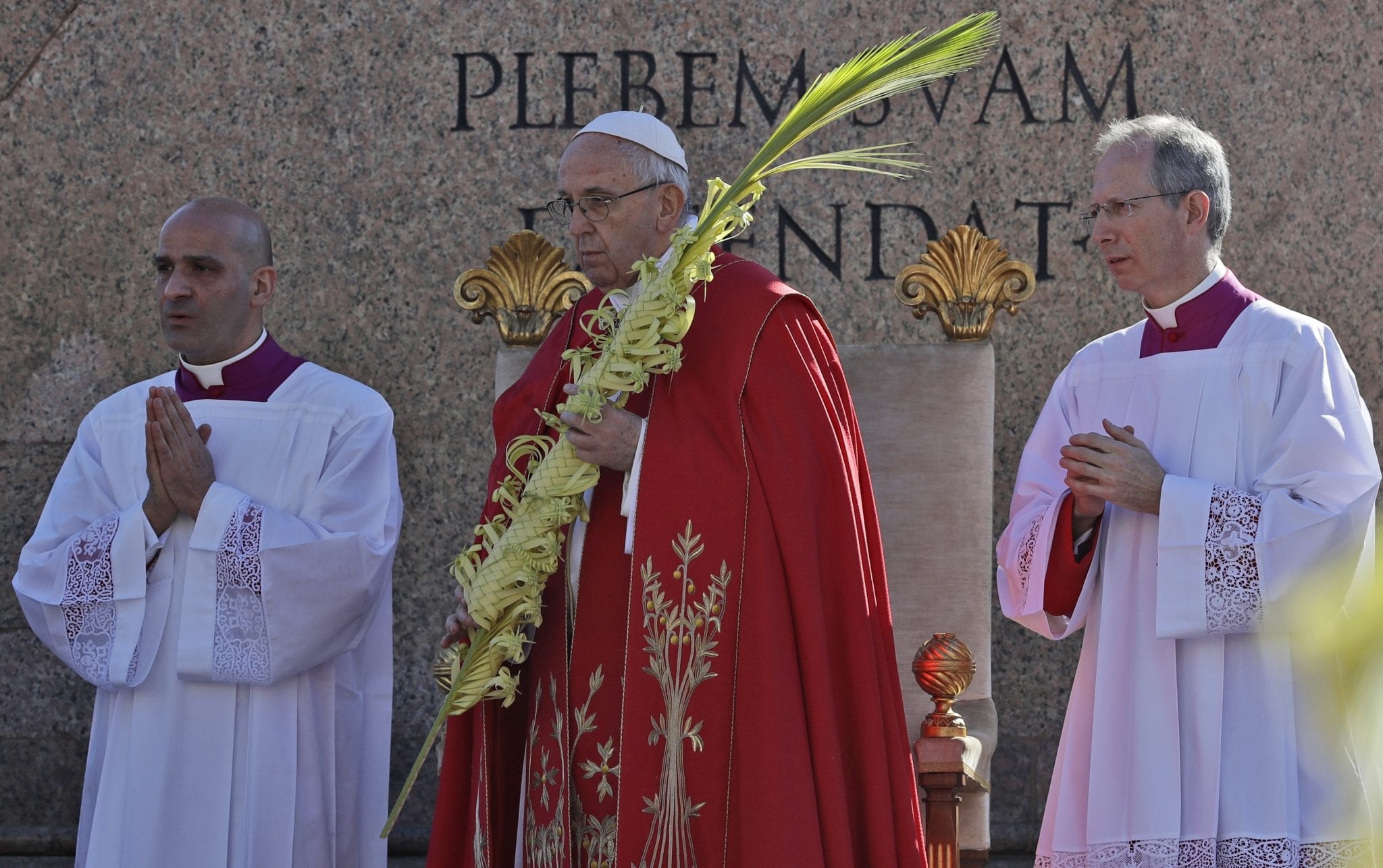 After bomb blasts at Egyptian churches, pope decries suffering from terrorism