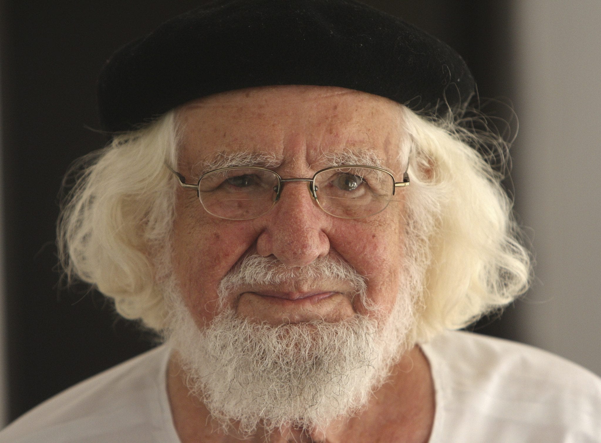 Nicaraguan poet-priest Cardenal leaves hospital, thanks pope