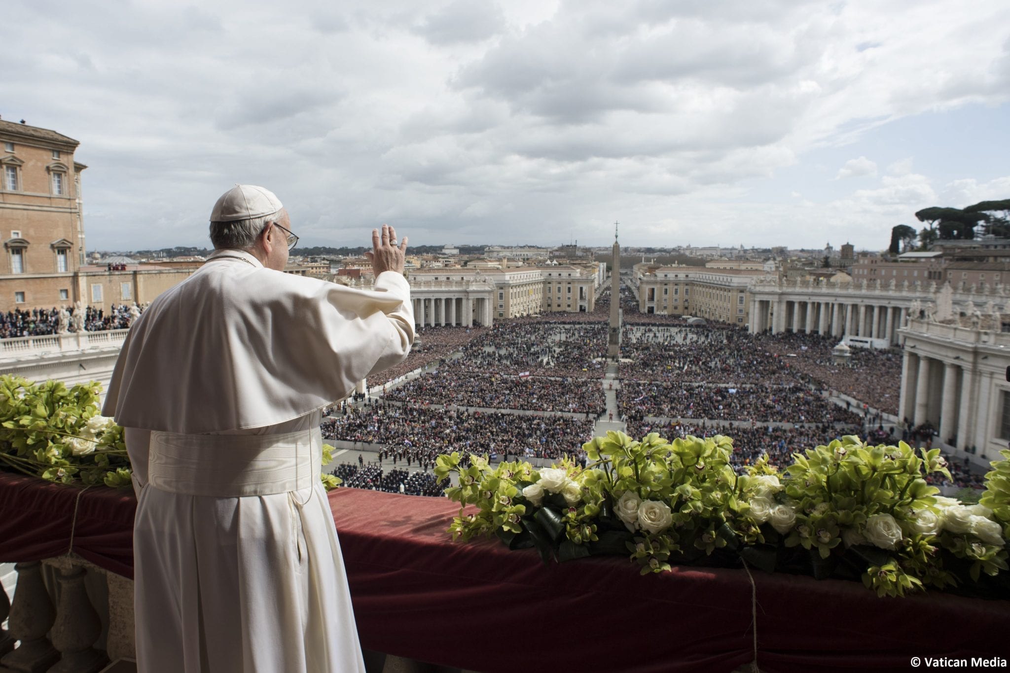 Pope says Easter’s ultimate proof that ‘our God is a God of surprises’