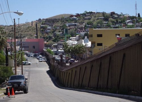 Border mass with pope’s U.S. envoy backs immigration reform