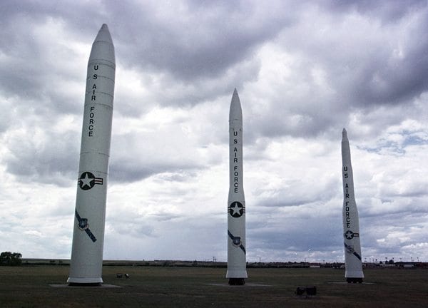 Pentagon to Scap "Peacekeepers" Missiles