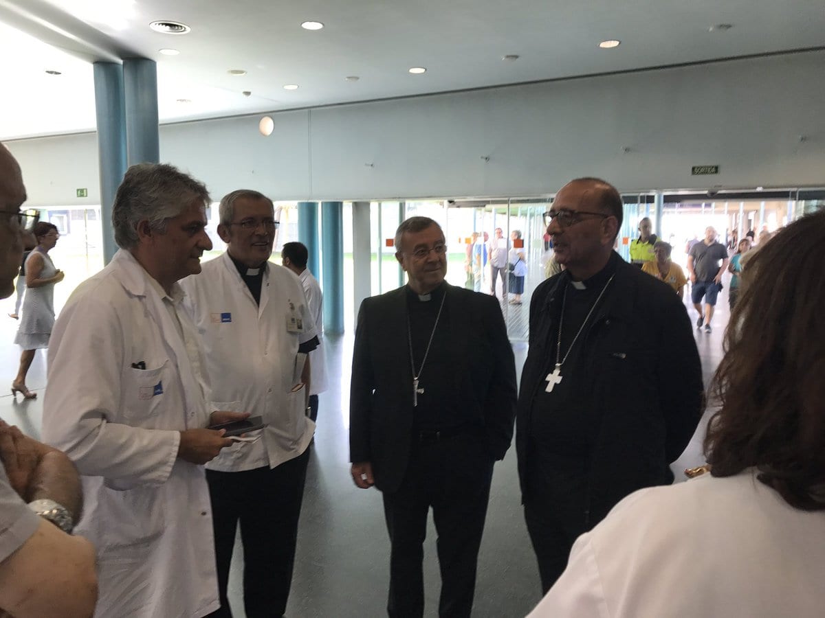 Barcelona cardinal visits hospital after tragedy: “No more attacks in the name of God”