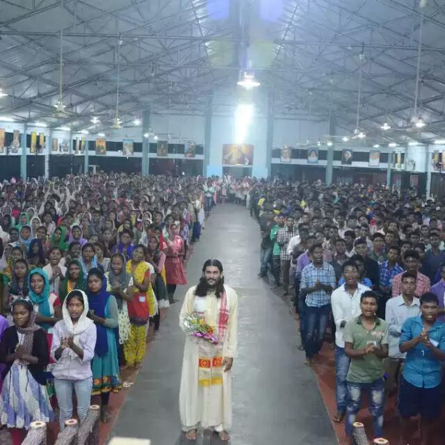 Priest assaulted by Hindu nationalists in India