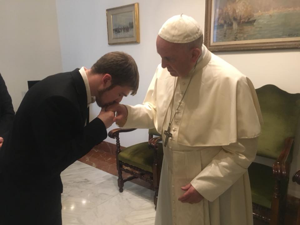 Pope Francis meets with father of Alfie Evans, says only God is ‘master of life’