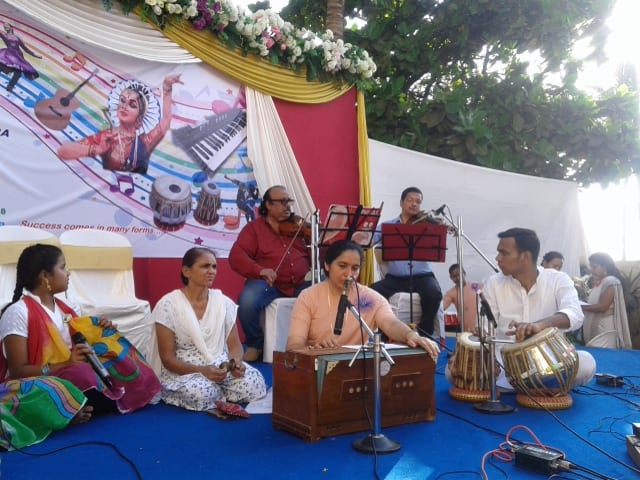 Religious sisters teach music and dance in India