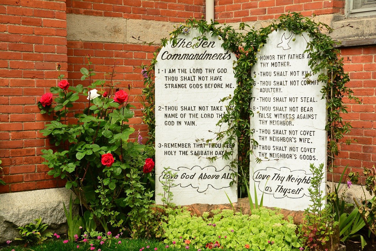 North Dakota House approves Ten Commandments school bill