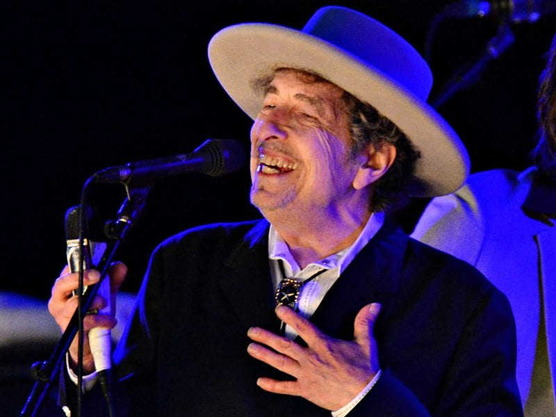 Chorus of praise for the Nobel-winning troubadour who sang for St John Paul II