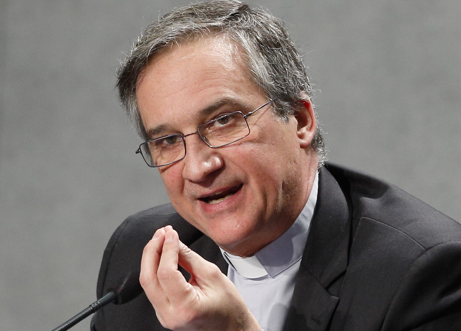 Vatican communications head resigns over Benedict XVI letter scandal