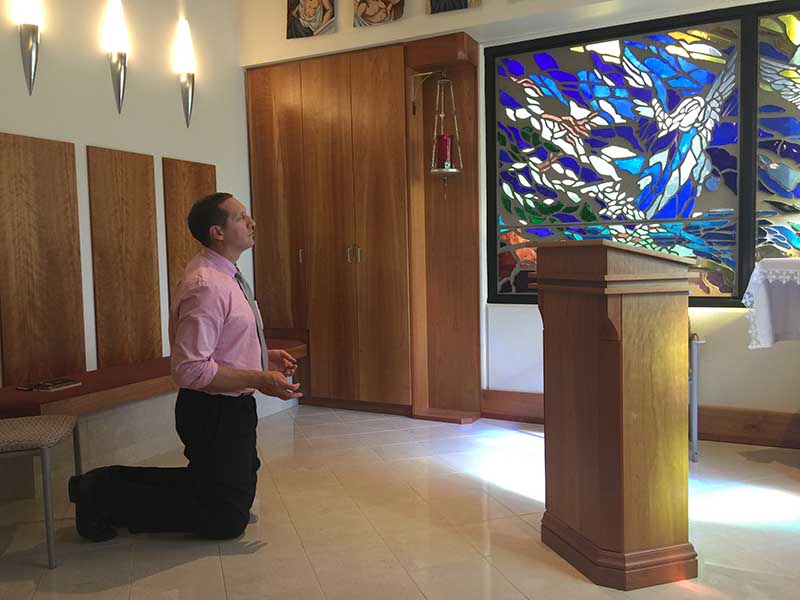 Fighting wildfire with prayer, Catholics turn to Eucharistic adoration