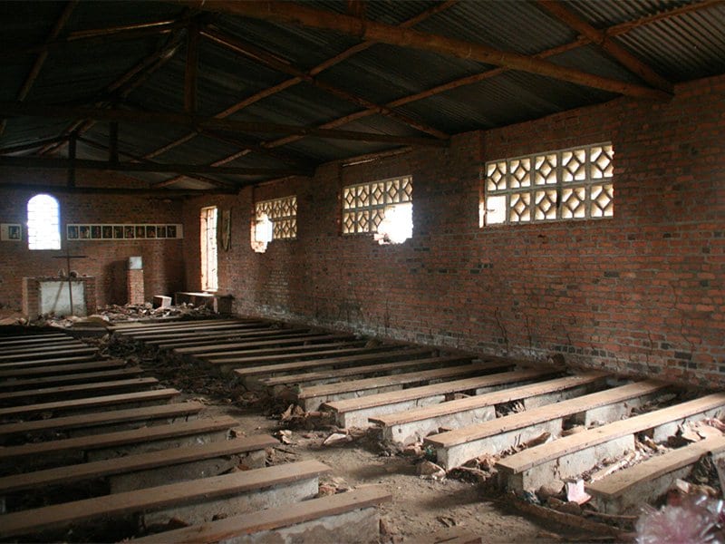Rwanda closes hundreds of churches and arrests pastors