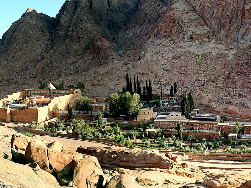 Ahead of Pope visit, ISIS kills policeman near Egypt Monastery