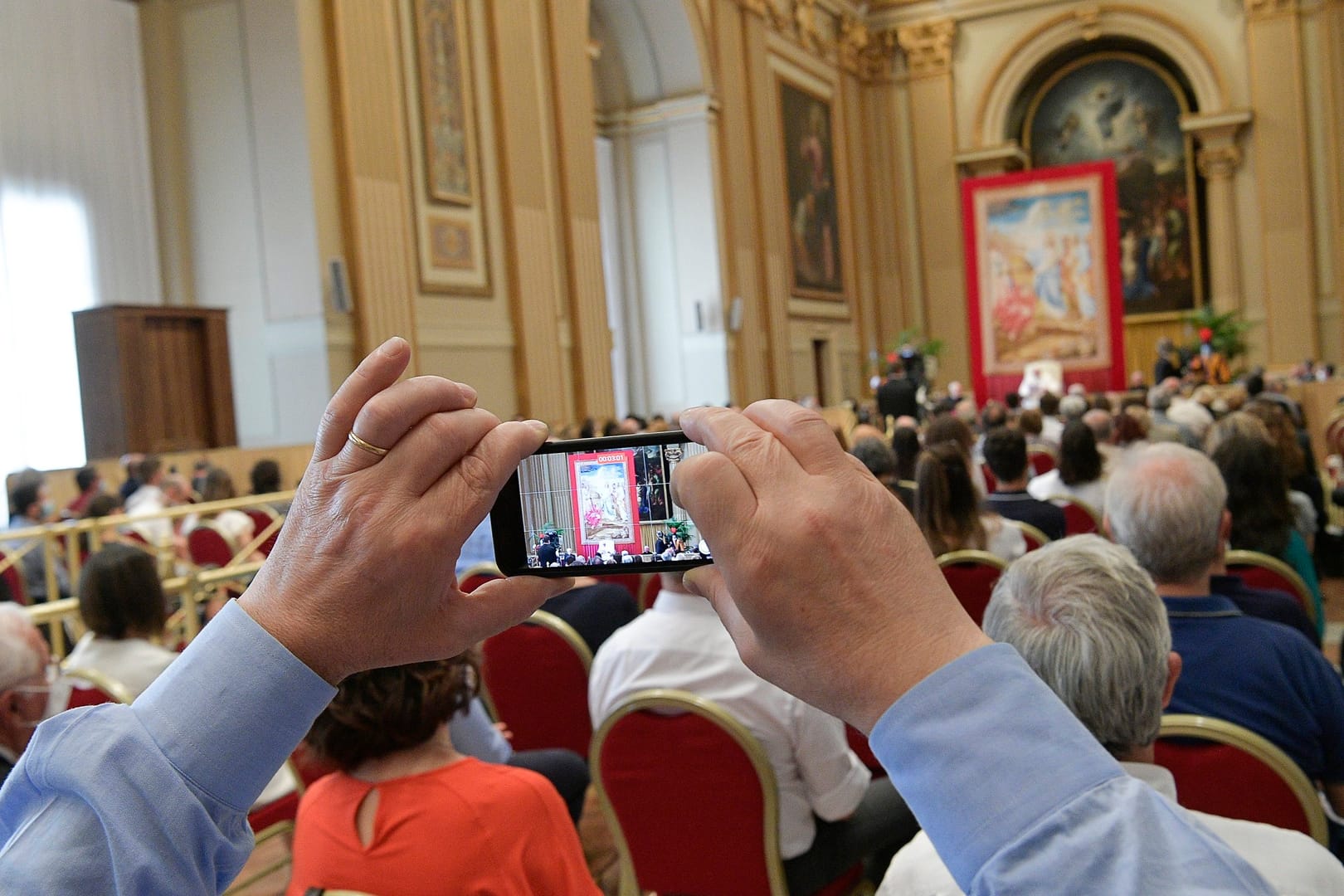 Permanent deacons are reminder of the power of service, pope says