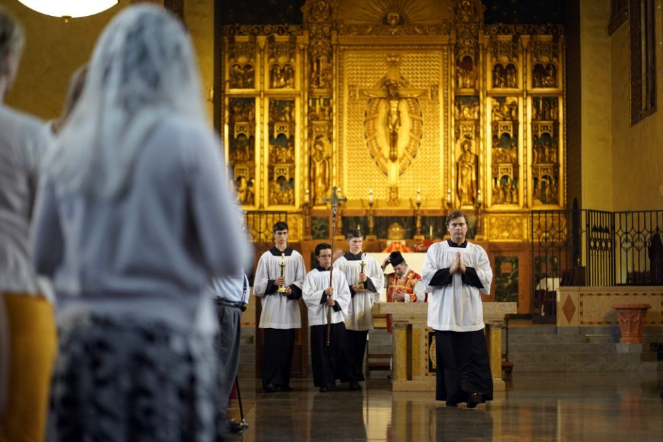 Pope’s clampdown on Latin Mass praised as ‘prophetic,’ ripped as ‘cruel’