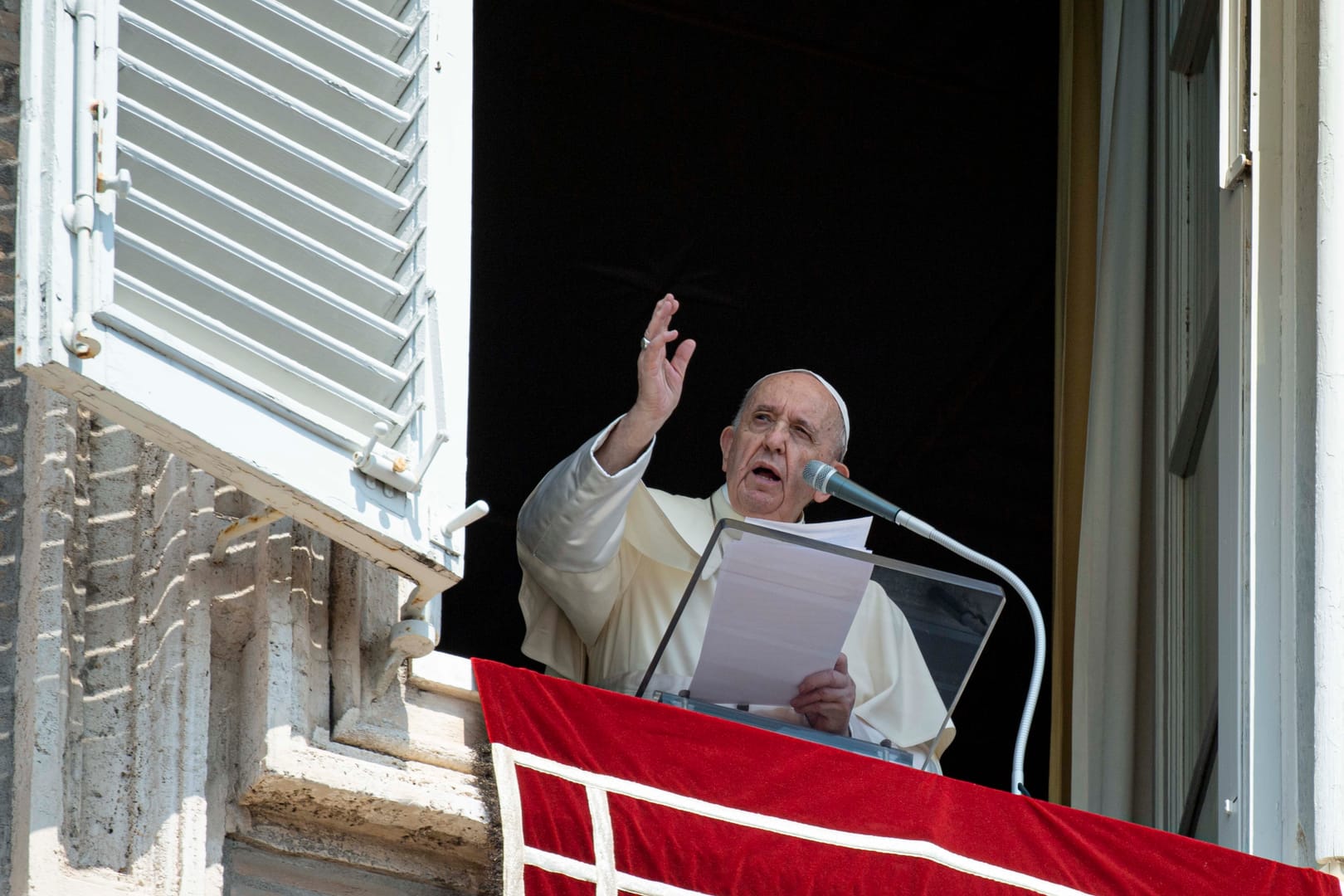 Seek God through a relationship with Christ, others, pope says at Angelus