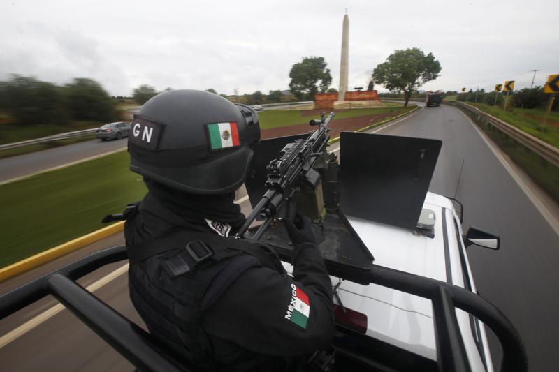 Mexican troops disrupt migrants heading north from border
