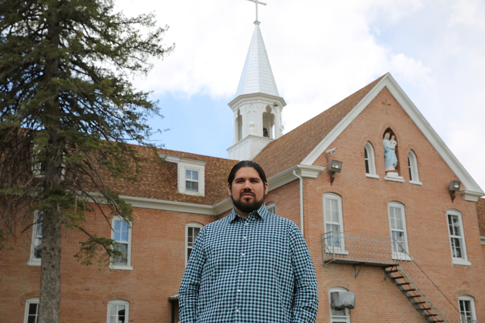 Native American school confronts history, both positive and negative
