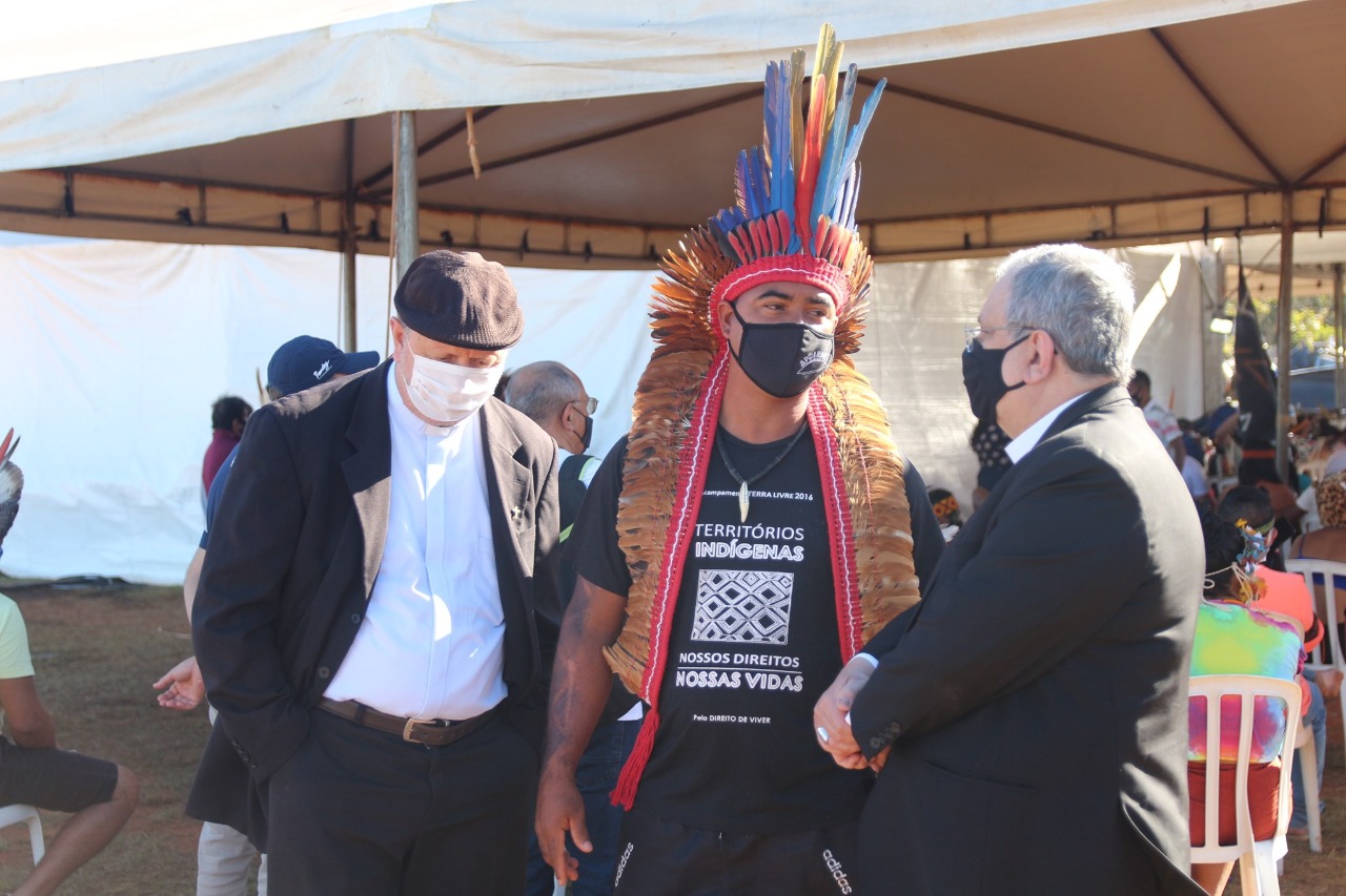 Brazil’s bishops give support to indigenous protesters camped in capital